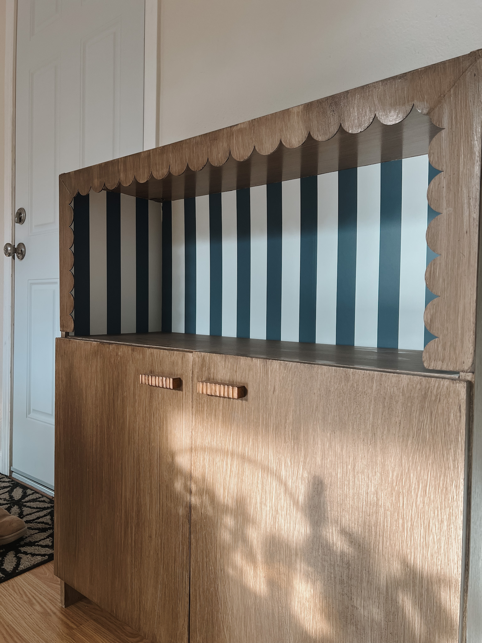 How to Make MDF Furniture Look Like Real Wood With Decorative Glaze